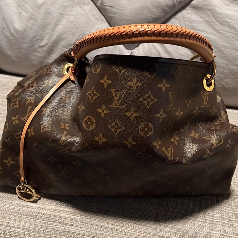 COPY - Louis Vuitton artsy monogram handbag